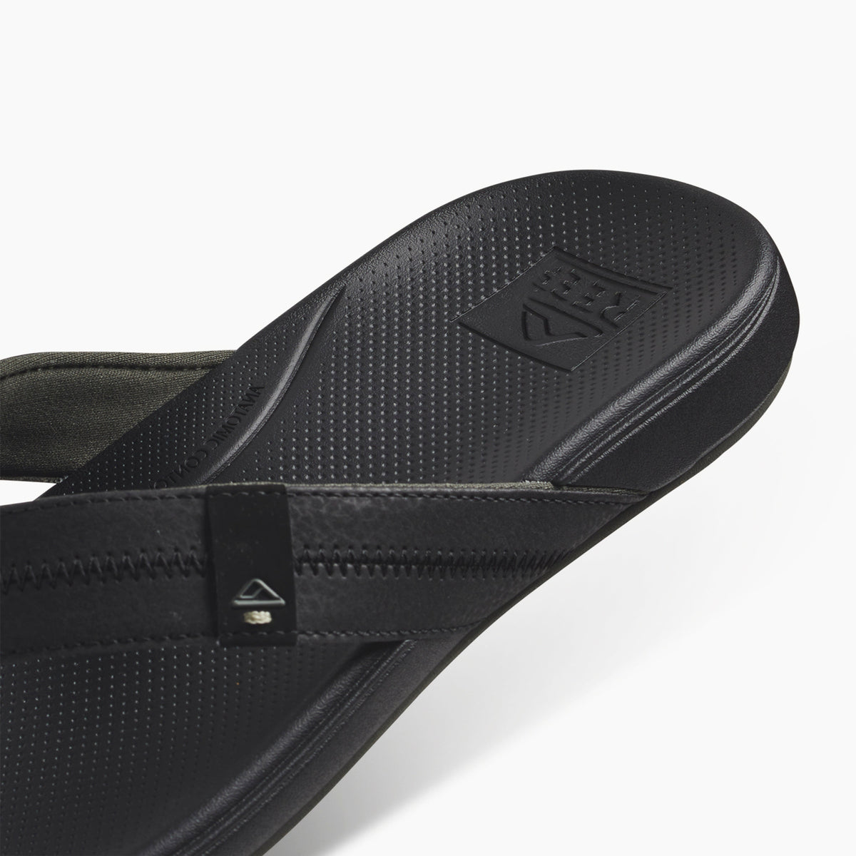 Cushion Phantom 2.0 - Black - Down the Line 2 View