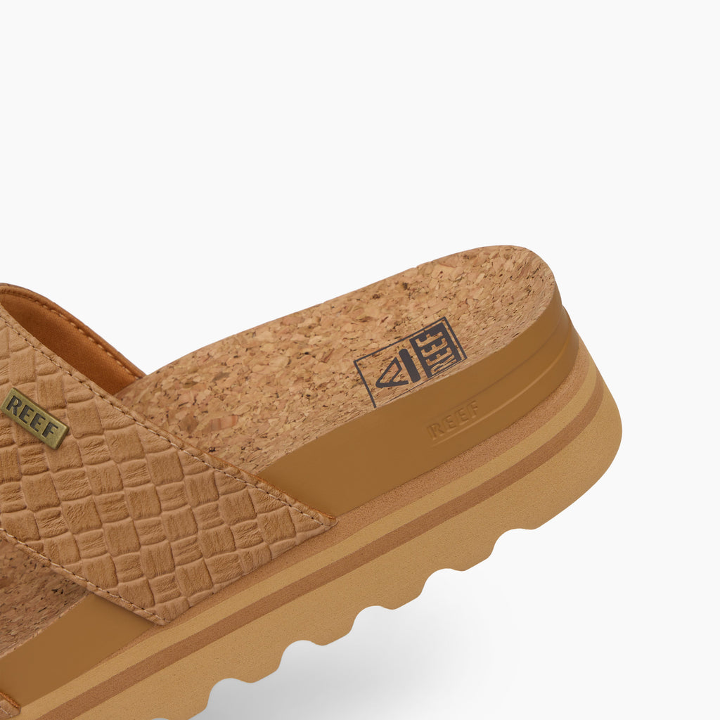 Cushion Vista Hi - Tan Wicker - Down the Line 2 View