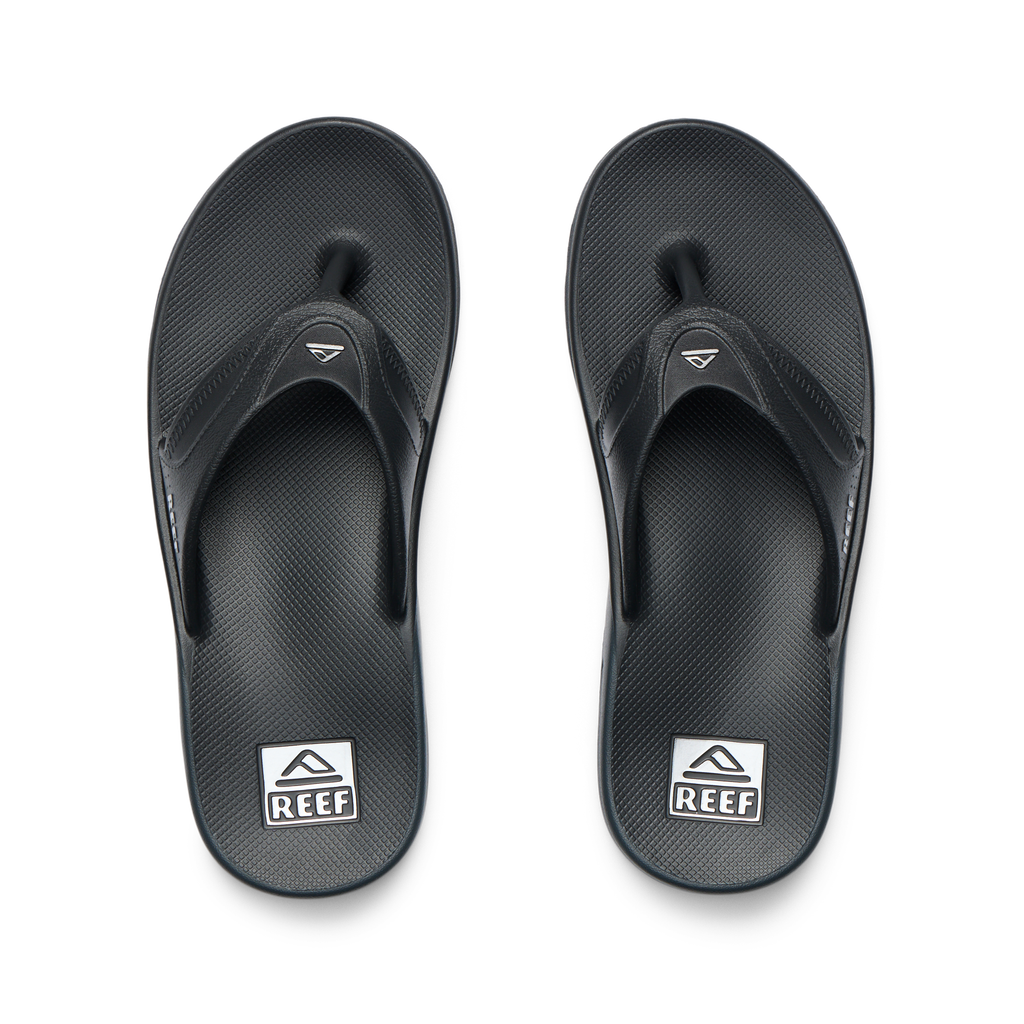 Top view of black Fanning H2O men’s flip flops facing forward with water-friendly materials and arch support.