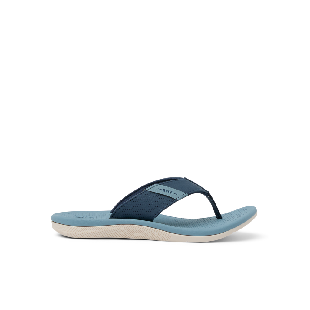 Kids Santa Ana right-facing blue sandal with anatomical arch support and soft cushioning for beach comfort
