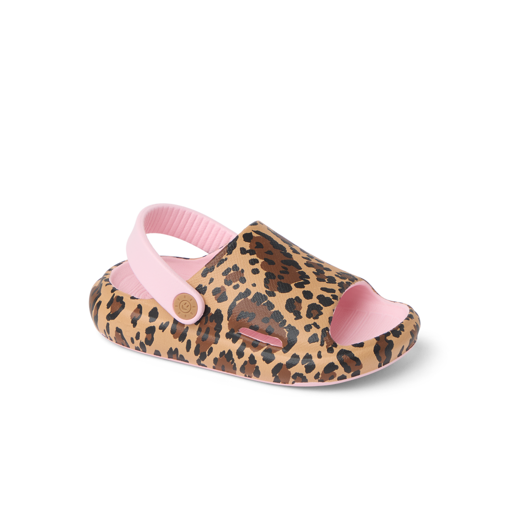 Little Rio Slide leopard print unisex toddler slide facing right with cushioned footbed and pink heel strap for comfort.