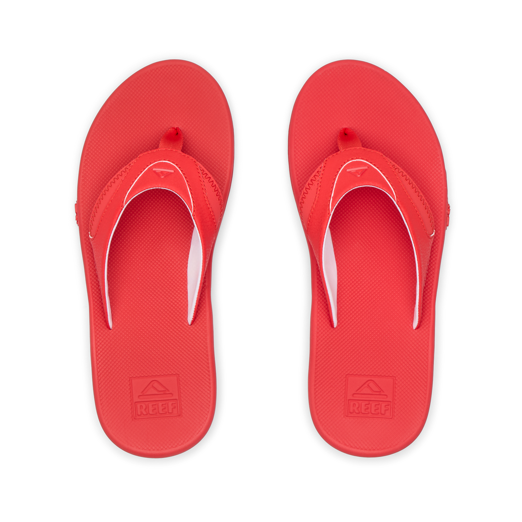 Top view of red Fanning Pregame sandals for men, beach-inspired comfort with anatomical arch support and soft cushioning.