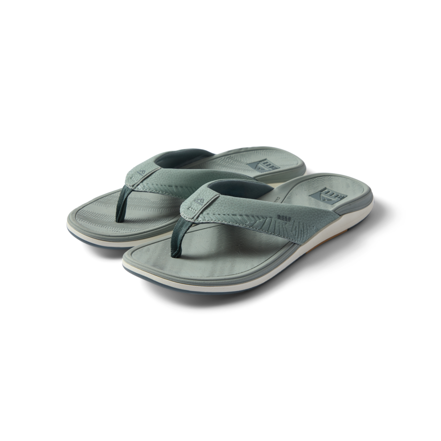 Offshore men's sandals facing right, showing top and side with anatomical arch support and soft cushioning.