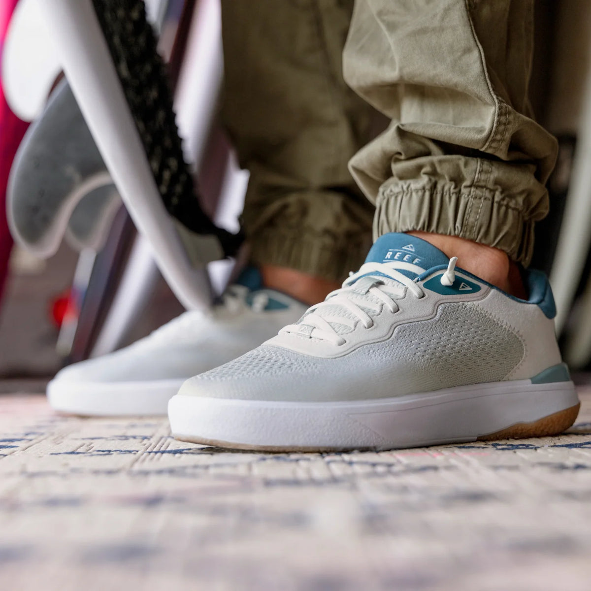 Close-up of Shoreline Del Mar men's sneaker facing right, highlighting breathable mesh and comfort-focused cushioning.