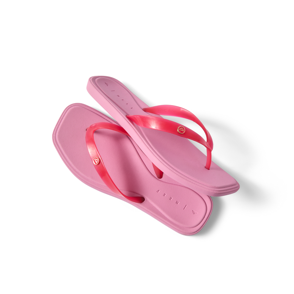 Solaye women's pink flip flops facing right with soft-rebound cushioning and anatomical arch support, beach comfort design.